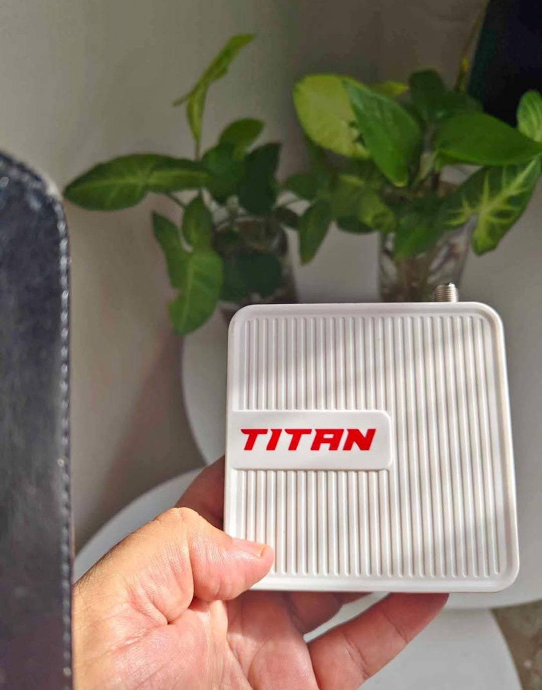 TITAN TV BOX 64 G / 4 G