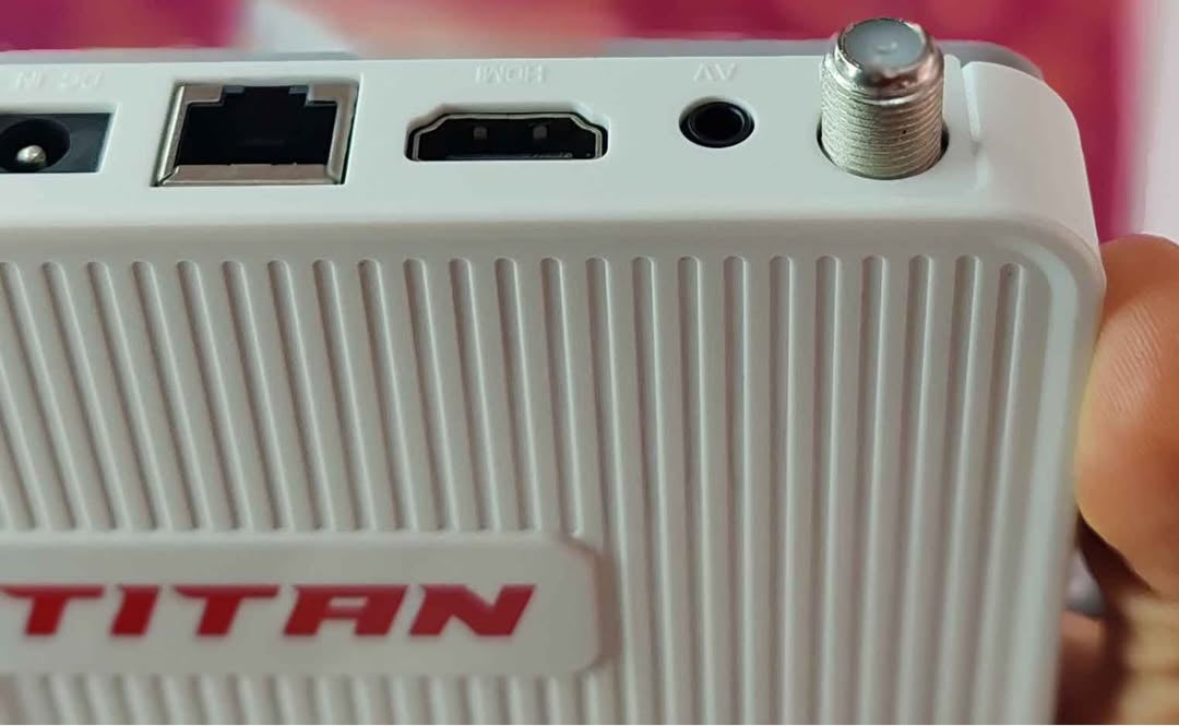 TITAN TV BOX 64 G / 4 G
