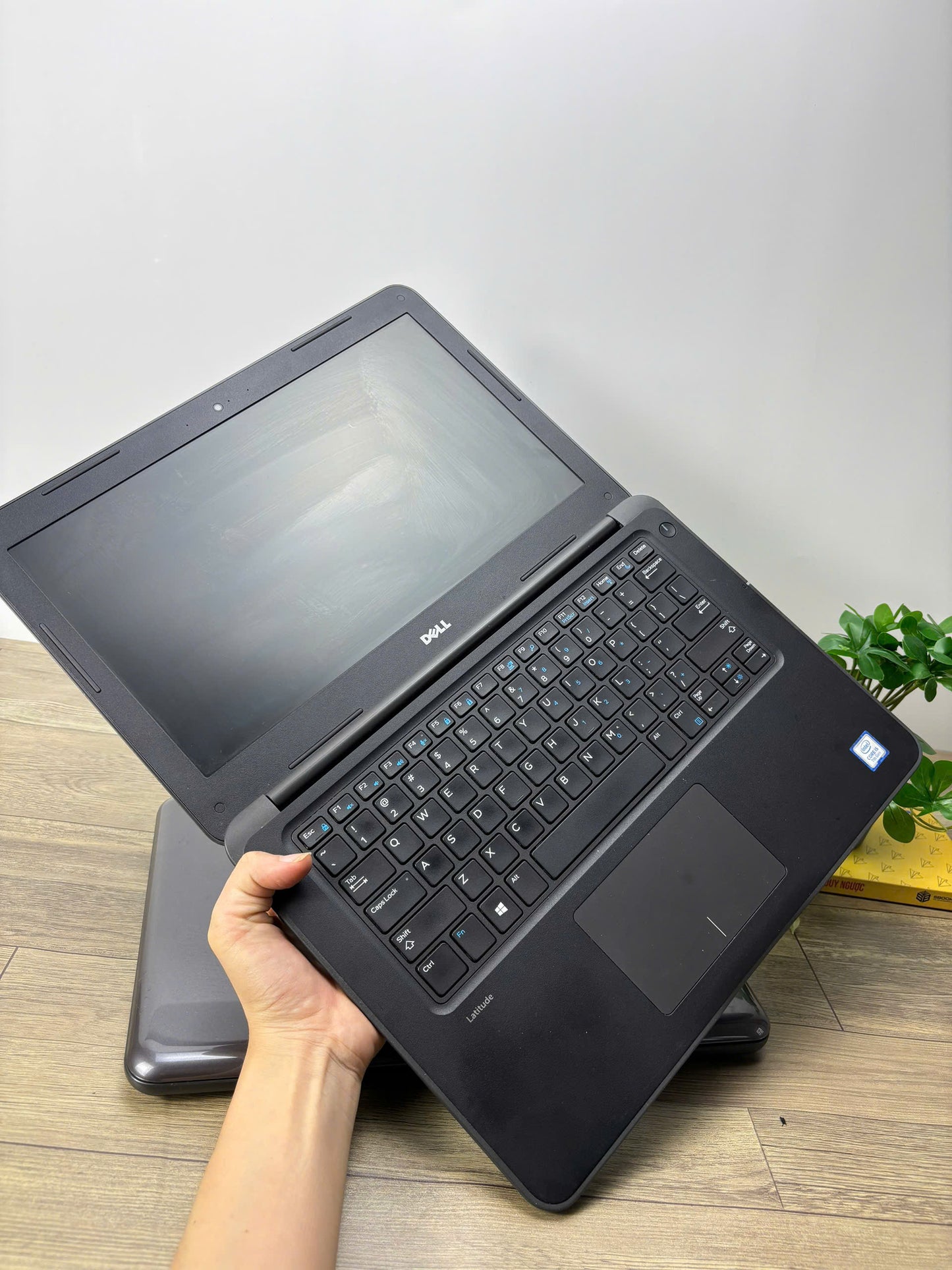 Dell Latitude 3380